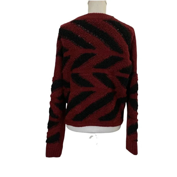 John + Jenn Crop Sweater Chunky Box Fit Chevron Geometric Stripe Pattern Fuzzy - Picture 3 of 10